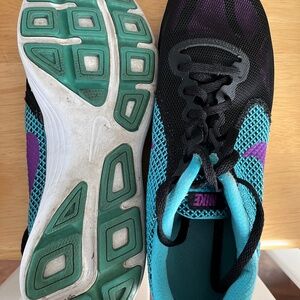 Nike Revolution 3 shoes
